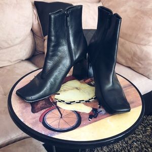 Me Too Black Leather Ankle Boots